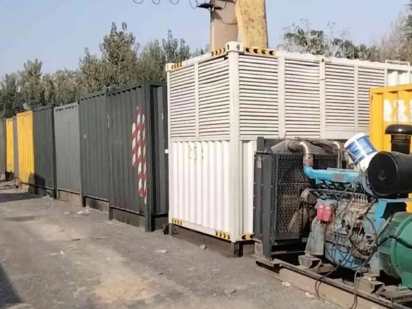 南湖200KW柴油发电机机组每小时油耗是多少？
