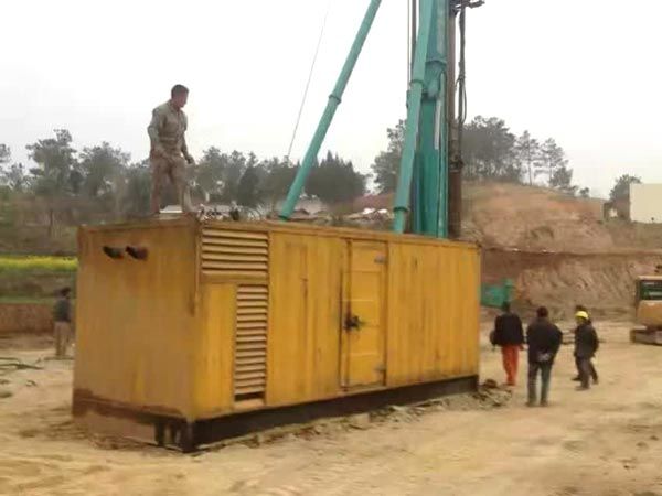 南湖如何判断水冷式机油散热器密封件是否需要更换?